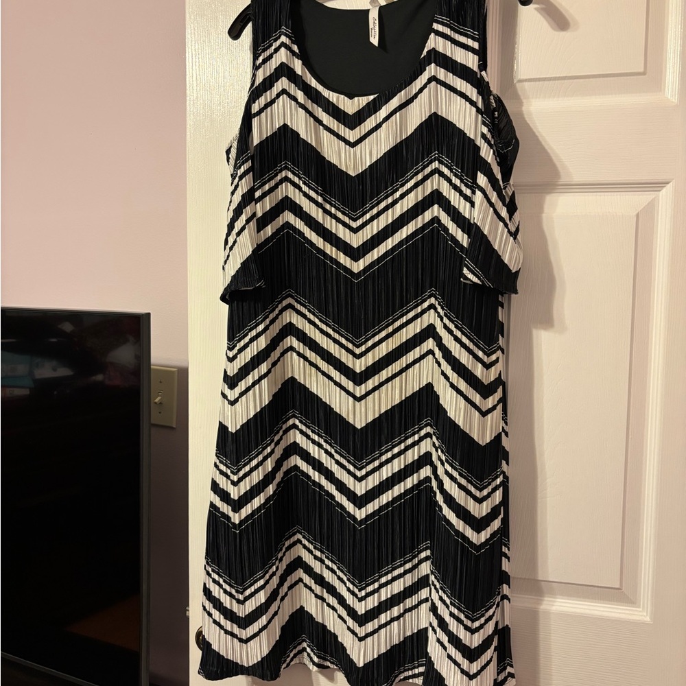 Chevron Black and White Sleeveless Dress